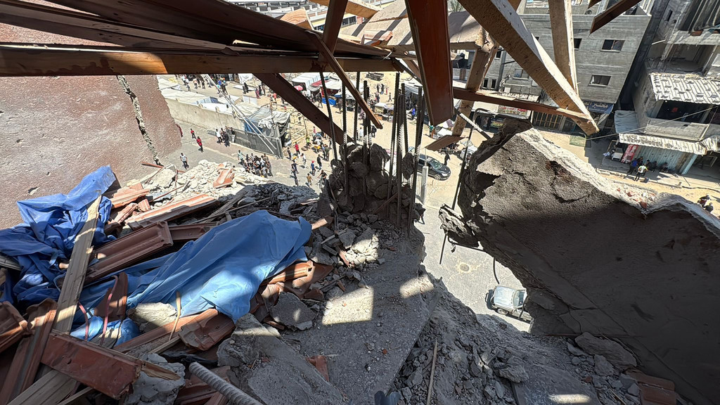 8月25日,以色列空袭了加沙地带南部的纳赛尔医院,造成至少20人死亡,其中包括5名记者。